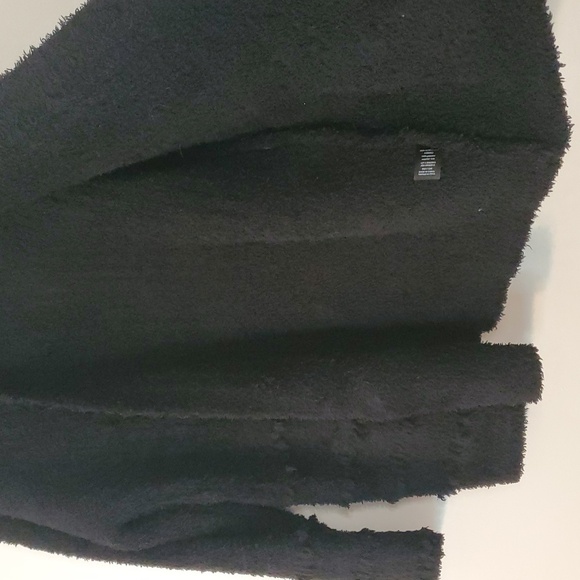 Barefoot Dreams Cozychic Boardwalk Fringe Cardigan Size Medium Black Soft Cozy - Picture 10 of 16